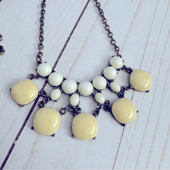 Necklaces - Picture 4 of 6